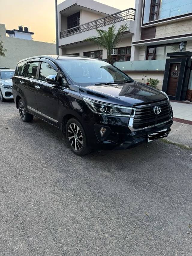 https://images10.gaadi.com/usedgaadi-sellcar/UsedCar/d5983c44a/ce2d266f-32e3-472e-9d7d-1235b43912a6.jpg?imwidth=6400