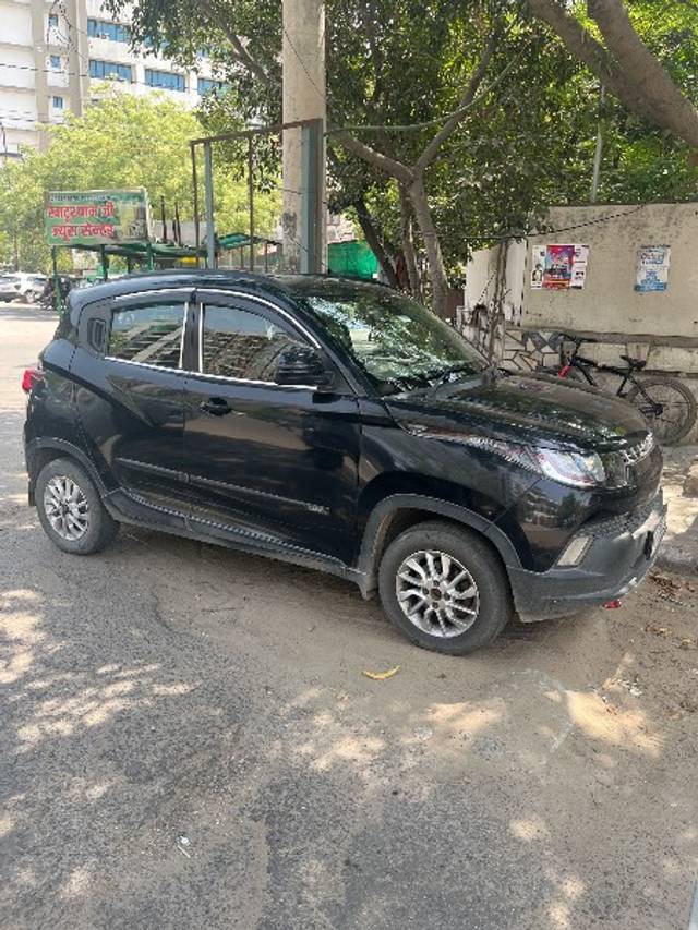 https://images10.gaadi.com/usedgaadi-sellcar/UsedCar/d598d132a/b243ae48-ec25-44cc-b3c1-be83fcb44086.jpg?imwidth=6400