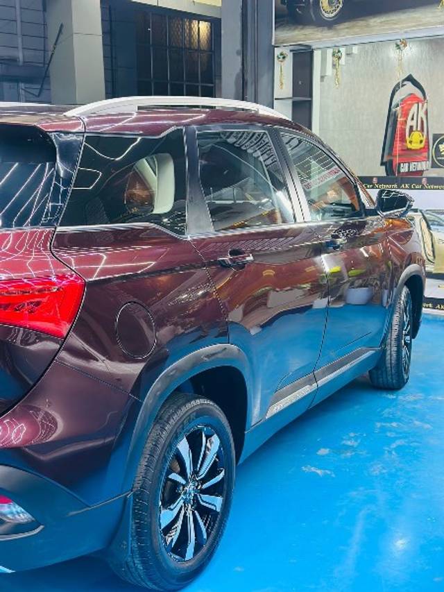 https://images10.gaadi.com/usedgaadi-sellcar/UsedCar/d598e109a/ee20d3ab-9ef6-4fe2-9aa4-bab0c7b55686.jpeg?imwidth=6401