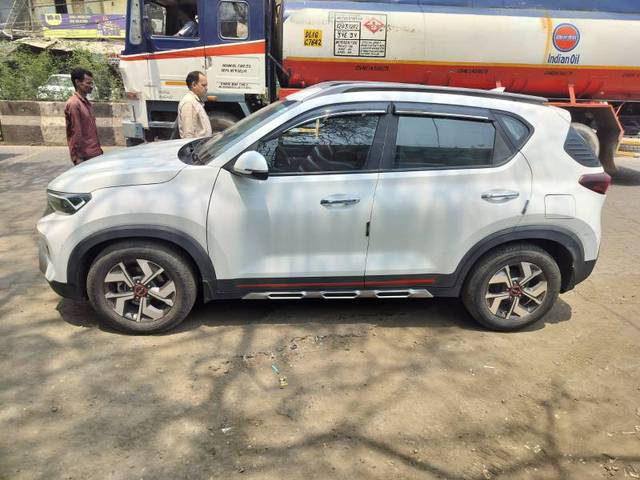 https://images10.gaadi.com/usedgaadi-sellcar/UsedCar/d59a2c04a/46e4c338-42b4-4c5c-9e01-53066e3e1184.jpg?imwidth=6401