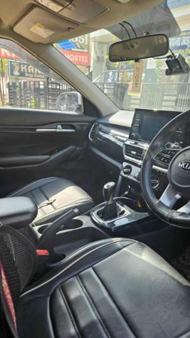 https://images10.gaadi.com/usedgaadi-sellcar/UsedCar/d59d8128a/e6602c31-592b-407d-bd8b-275f43896a11.jpeg?imwidth=6402
