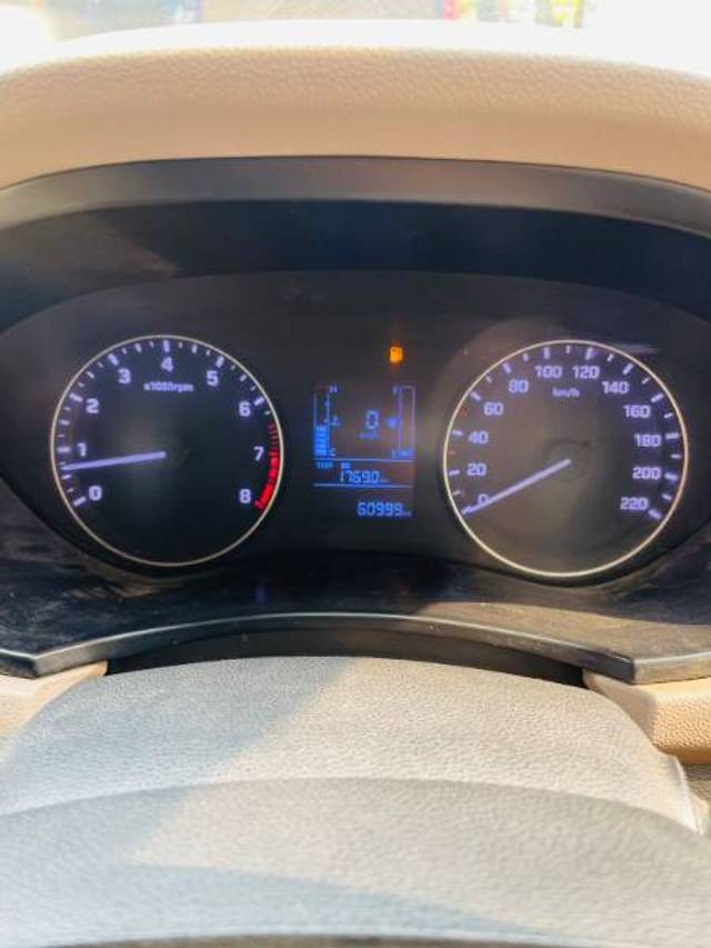 https://images10.gaadi.com/usedgaadi-sellcar/UsedCar/d59e083ba/6916dfe0-631a-4f2e-b2ef-a7e64f7505f6.jpg?imwidth=6402