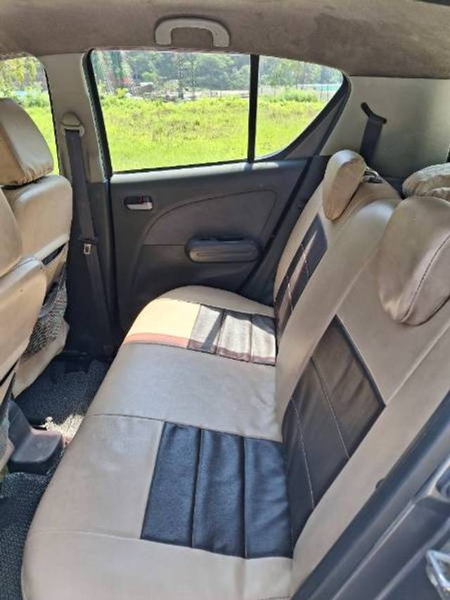 https://images10.gaadi.com/usedgaadi-sellcar/UsedCar/d59e9ff8a/96ee3f76-b835-496f-9dcc-63792fe1fce2.jpg?imwidth=6402