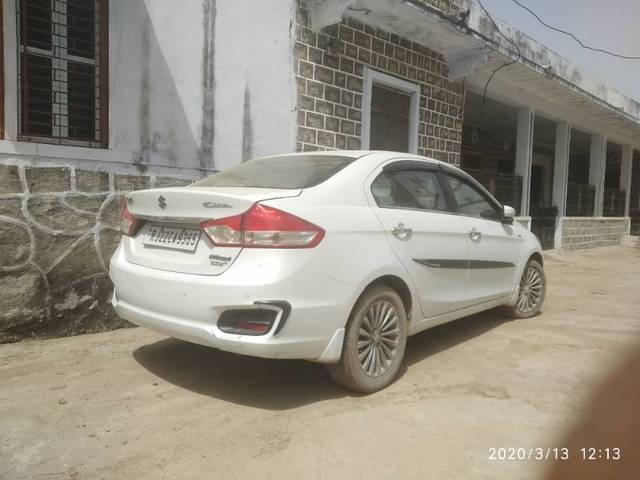 https://images10.gaadi.com/usedgaadi-sellcar/UsedCar/d59ea95aa/75049603-0e06-4bff-81c6-51b1e274665e.jpg?imwidth=6402