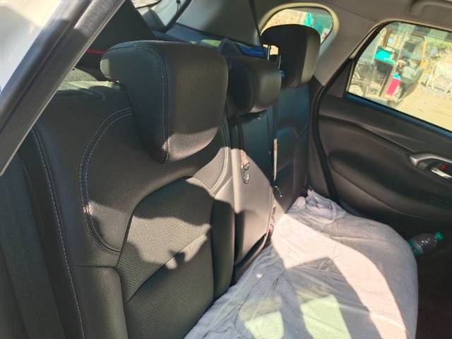 https://images10.gaadi.com/usedgaadi-sellcar/UsedCar/d59f4b14a/0e1349b6-89e1-4509-80a2-54d33d70480d.jpg?imwidth=6402