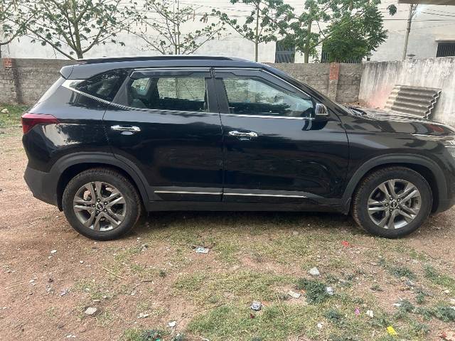 https://images10.gaadi.com/usedgaadi-sellcar/UsedCar/d5a01f7fa/02a5634a-f335-4722-ba8a-7d2887513d6a.jpeg?imwidth=6400