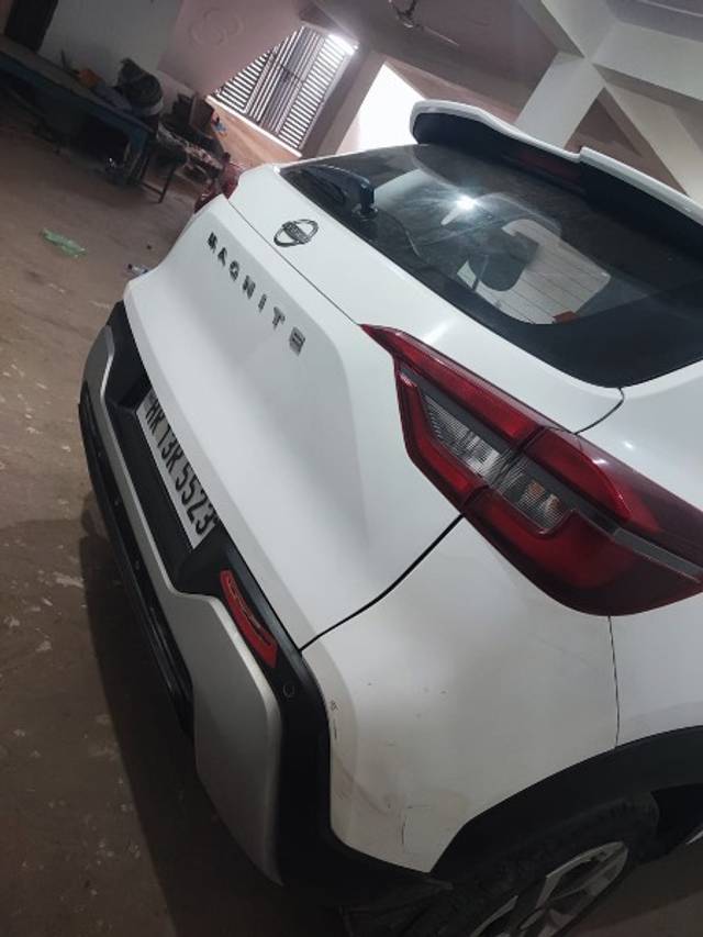 https://images10.gaadi.com/usedgaadi-sellcar/UsedCar/d5a109a3a/33748b22-49fa-4e2a-bd45-1949fa75cafb.jpeg?imwidth=6402