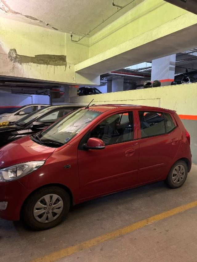https://images10.gaadi.com/usedgaadi-sellcar/UsedCar/d5a10d88a/2ea2e261-e9e0-4ff5-b4dc-0ce6080d11ff.jpeg?imwidth=6402