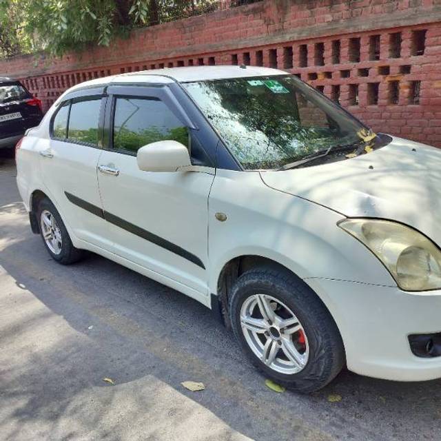 https://images10.gaadi.com/usedgaadi-sellcar/UsedCar/d5a16ca5a/fd000b7d-24f4-4bf2-a365-005ba62e5638.jpg?imwidth=6400
