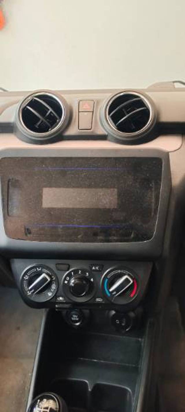 https://images10.gaadi.com/usedgaadi-sellcar/UsedCar/d5a2a5fda/2d6af9cd-3ca9-41eb-8663-da322cb0a75d.jpg?imwidth=6400
