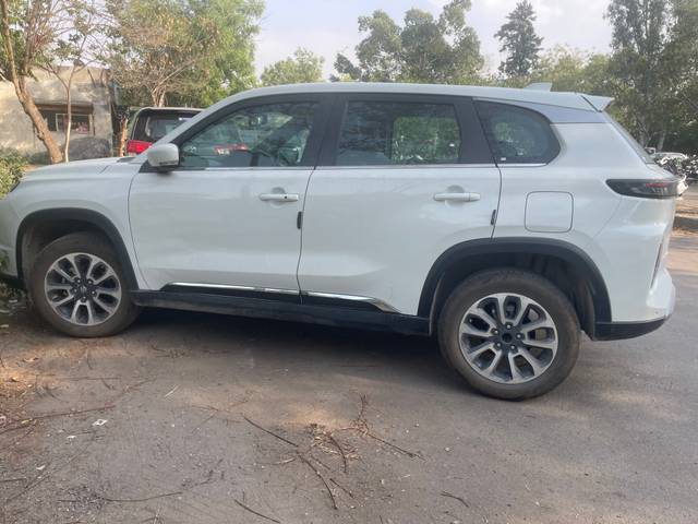 https://images10.gaadi.com/usedgaadi-sellcar/UsedCar/d5a47aeca/84f105b5-159f-44ba-8776-5ea5ddc05945.jpeg?imwidth=6402