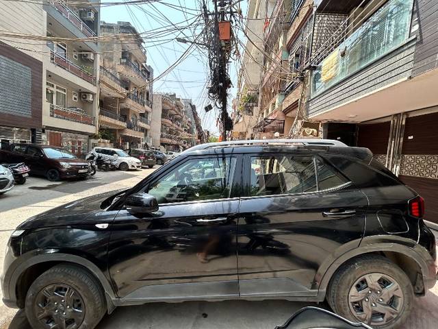 https://images10.gaadi.com/usedgaadi-sellcar/UsedCar/d5a482d0a/c4cb8dd4-89d5-4093-8738-d320f8ac1ce9.jpeg?imwidth=6401