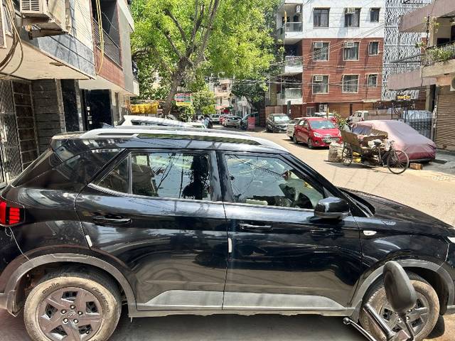https://images10.gaadi.com/usedgaadi-sellcar/UsedCar/d5a482d0a/c8f3ef39-5c0a-47a9-b5b0-2548d6417e32.jpeg?imwidth=6402