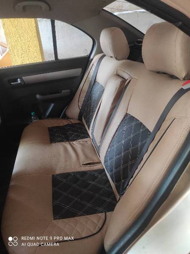 https://images10.gaadi.com/usedgaadi-sellcar/UsedCar/d5a58db4a/2072c2b0-745e-4011-9a78-5abef6356b35.jpg?imwidth=6401