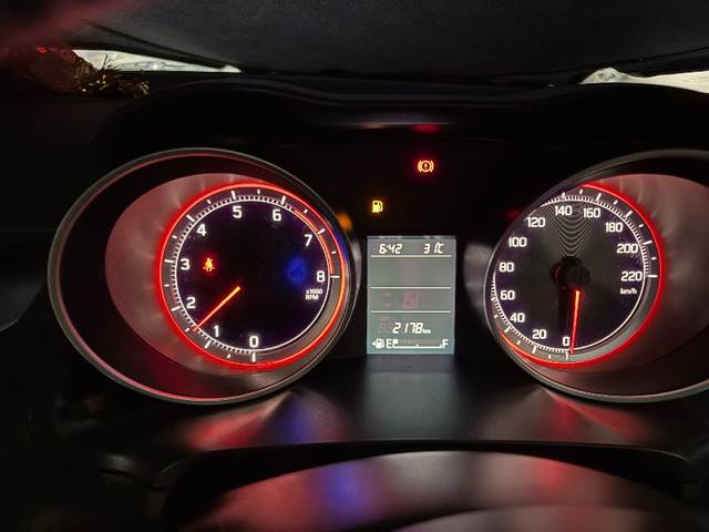 https://images10.gaadi.com/usedgaadi-sellcar/UsedCar/d5a5bd39a/b49fb56c-99fd-4b3e-a571-380b4a7ff9f0.jpeg?imwidth=6402