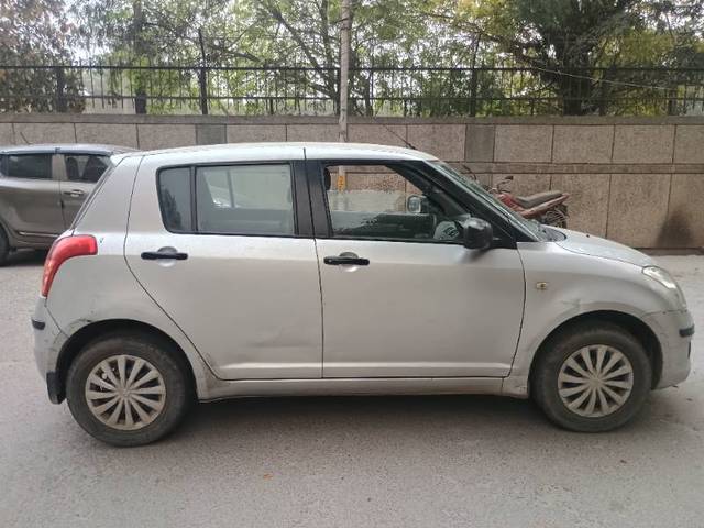 https://images10.gaadi.com/usedgaadi-sellcar/UsedCar/d5a5e78ea/27562181-26cb-4422-8823-c936f3b789dd.jpg?imwidth=6401