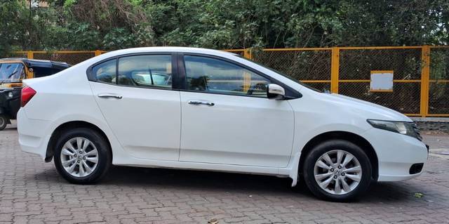 https://images10.gaadi.com/usedgaadi-sellcar/UsedCar/d5a60415a/a39e401c-61bf-42da-94ce-5a13b77a2900.jpeg?imwidth=6401