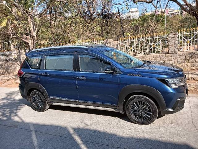 https://images10.gaadi.com/usedgaadi-sellcar/UsedCar/d5a7e61ca/2bbc6fe6-da6b-4454-a904-cf6a3b735a83.jpg?imwidth=6401
