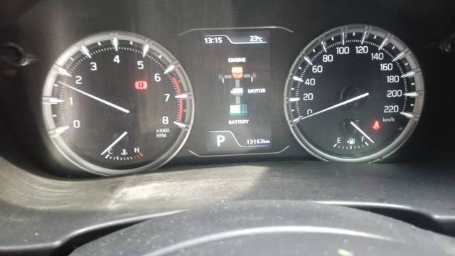 https://images10.gaadi.com/usedgaadi-sellcar/UsedCar/d5a8f436a/b62d4dfa-f4a8-4ca4-98bc-af77f83ad6b7.jpg?imwidth=6402