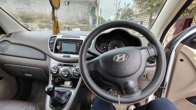 https://images10.gaadi.com/usedgaadi-sellcar/UsedCar/d5ab3f1ba/b9ca1c72-e7d3-4476-897a-91eea5649476.jpg?imwidth=6402