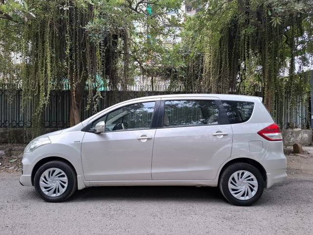 https://images10.gaadi.com/usedgaadi-sellcar/UsedCar/d5acb193a/baa2354f-1d35-4405-aba5-40b84c5773d3.jpeg?imwidth=6402