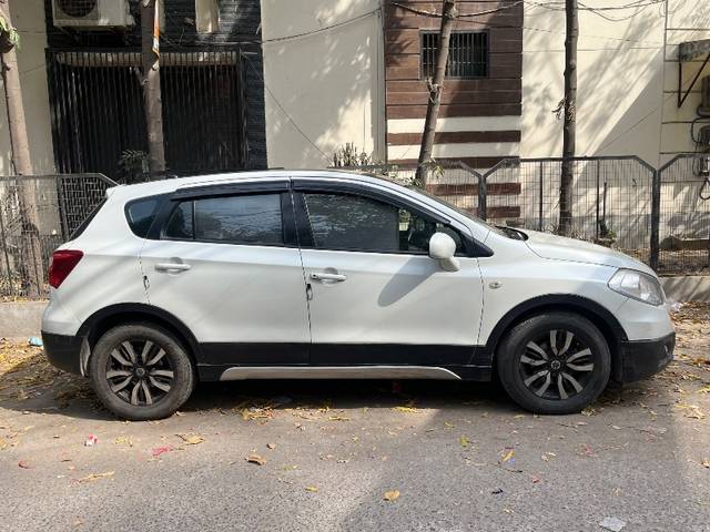 https://images10.gaadi.com/usedgaadi-sellcar/UsedCar/d5adb39ba/b414438e-9505-41e8-a0ca-1a47df0c9bda.jpeg?imwidth=6402