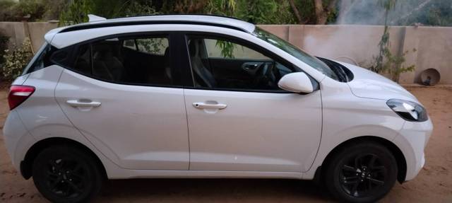 https://images10.gaadi.com/usedgaadi-sellcar/UsedCar/d5ade96ea/94f0c5f1-c93c-4952-a927-39ee301c2d6a.jpg?imwidth=6401