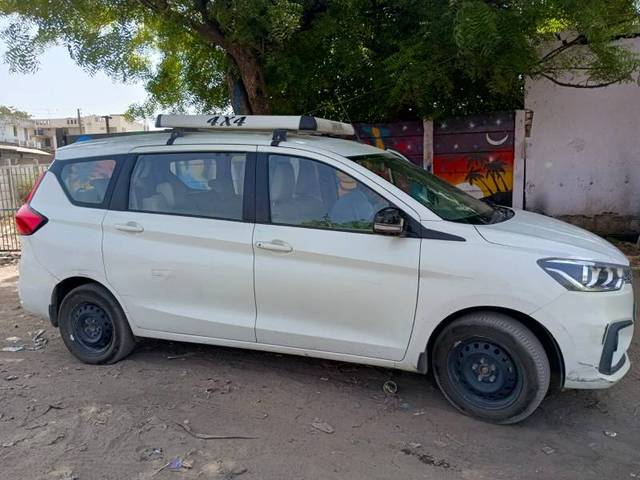 https://images10.gaadi.com/usedgaadi-sellcar/UsedCar/d5aefe06a/ad4bb433-0f6a-40c2-a219-5340437563ce.jpg?imwidth=6401