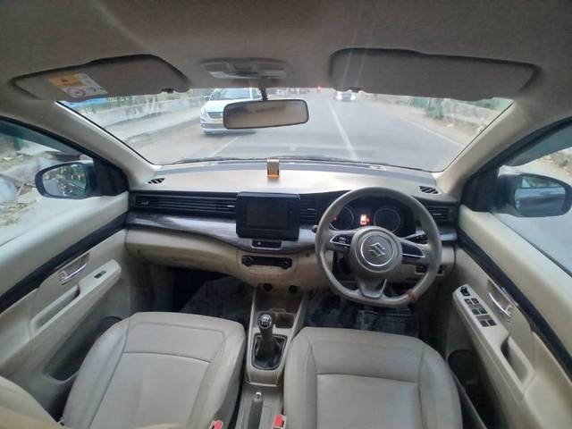 https://images10.gaadi.com/usedgaadi-sellcar/UsedCar/d5afbb42a/eb5a1c55-ff29-42e7-bbad-930325ca2fa4.jpg?imwidth=6401