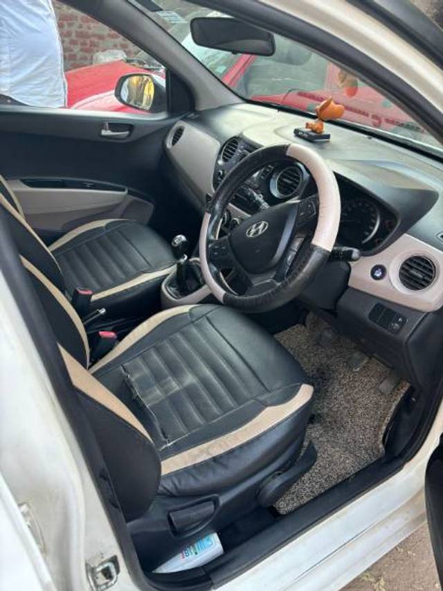 https://images10.gaadi.com/usedgaadi-sellcar/UsedCar/d5aff4a7a/1981fdf9-1dca-4900-845e-3c862e73c621.jpg?imwidth=6402