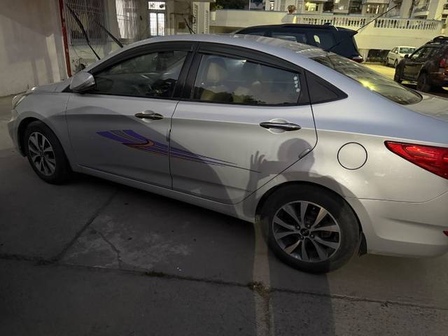 https://images10.gaadi.com/usedgaadi-sellcar/UsedCar/d5b1c6b1a/b49cbd13-ce96-49ff-962d-5ae9f965e765.jpeg?imwidth=6401