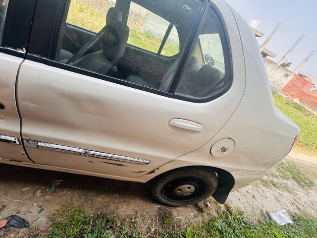 https://images10.gaadi.com/usedgaadi-sellcar/UsedCar/d5b4d8bca/b911c445-340a-4e29-8189-1b91ff51f8a7.jpeg?imwidth=6402