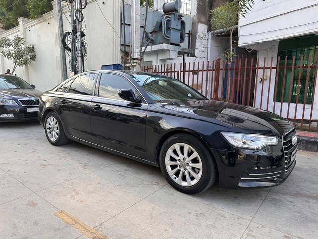 https://images10.gaadi.com/usedgaadi-sellcar/UsedCar/d5b4f494a/4435df5c-e4c5-4f27-95b6-1b6f980ed201.jpeg?imwidth=6400