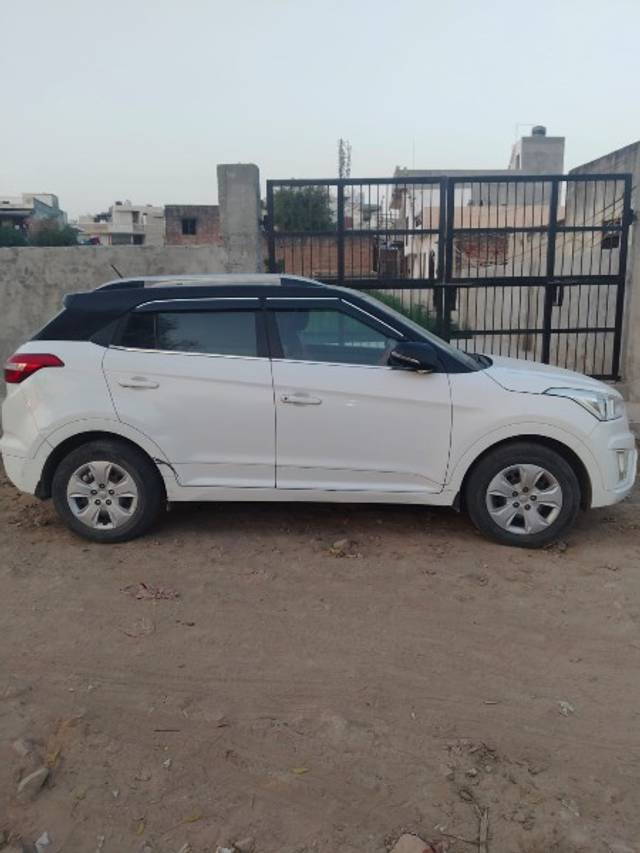 https://images10.gaadi.com/usedgaadi-sellcar/UsedCar/d5b670dea/04cb3537-38cd-487b-910e-bff750449013.jpeg?imwidth=6400