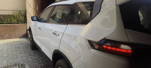 https://images10.gaadi.com/usedgaadi-sellcar/UsedCar/d5b70a8ca/a9dd7fe6-73b1-4d9e-917c-be3c1c2d9d55.jpg?imwidth=6402