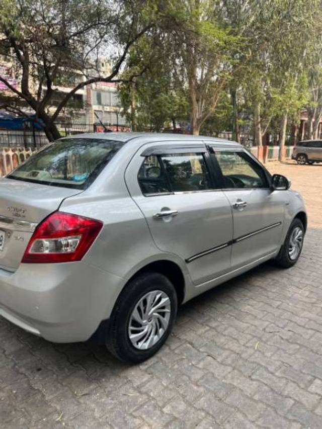 https://images10.gaadi.com/usedgaadi-sellcar/UsedCar/d5b721d2a/e9480f35-d5e2-4ee1-9006-9b7ba58112d4.jpg?imwidth=6402