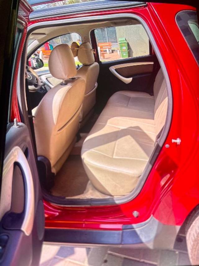 https://images10.gaadi.com/usedgaadi-sellcar/UsedCar/d5b9c3cfa/8dd1ddbe-b333-44bd-abdc-2a19730b8577.jpeg?imwidth=6402