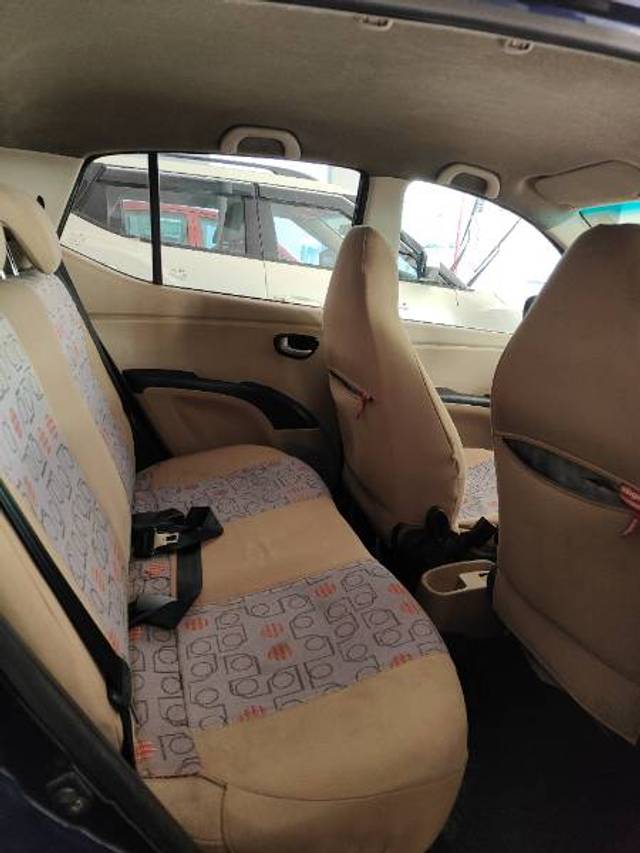 https://images10.gaadi.com/usedgaadi-sellcar/UsedCar/d5bb6e51a/87902ab0-84ca-4fd9-9f19-bcdeb137b544.jpg?imwidth=6402