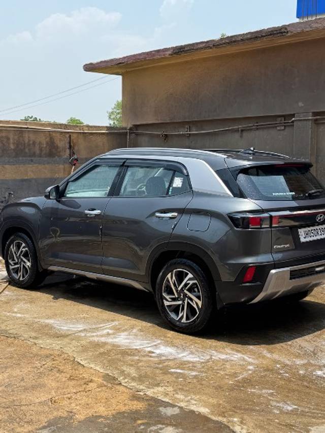 https://images10.gaadi.com/usedgaadi-sellcar/UsedCar/d5bb8713a/c609666a-c1ee-46e4-aa39-4f3271bf5d77.jpeg?imwidth=6402