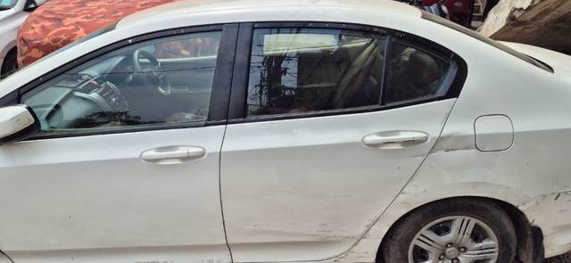 https://images10.gaadi.com/usedgaadi-sellcar/UsedCar/d5bce144a/b95c7a0c-341f-4ea4-baa6-bed5cf49c767.JPG?imwidth=6402
