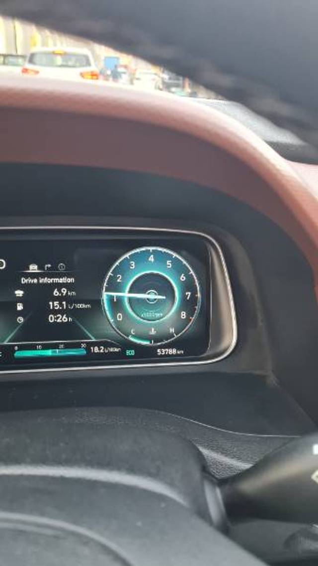 https://images10.gaadi.com/usedgaadi-sellcar/UsedCar/d5bd1339a/f58d71de-ca21-4653-ac89-23e37de31319.jpg?imwidth=6401