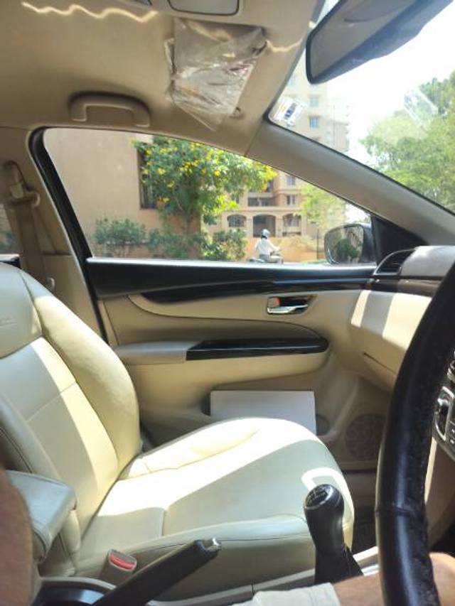 https://images10.gaadi.com/usedgaadi-sellcar/UsedCar/d5bd9718a/e7d76684-d4dd-48f7-a9a2-015f1badf9bc.jpg?imwidth=6401