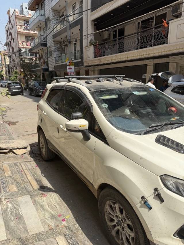 https://images10.gaadi.com/usedgaadi-sellcar/UsedCar/d5c06b7ea/ea147e77-42ec-4483-9dec-8b7510f4bde1.jpeg?imwidth=6400