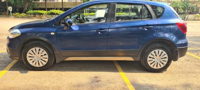 https://images10.gaadi.com/usedgaadi-sellcar/UsedCar/d5c0cad3a/4c904bd4-d427-4a0e-a597-118cd3cb995d.jpeg?imwidth=6402