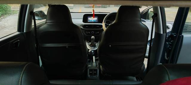 https://images10.gaadi.com/usedgaadi-sellcar/UsedCar/d5c0fd7aa/c783fb79-6f94-4673-b557-2cdb064364fb.jpg?imwidth=6402
