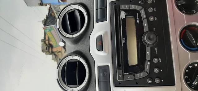 https://images10.gaadi.com/usedgaadi-sellcar/UsedCar/d5c168e9a/6ef34bb5-9b74-47cb-9df2-eca8c196dcb4.jpg?imwidth=6402
