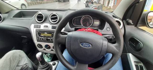 https://images10.gaadi.com/usedgaadi-sellcar/UsedCar/d5c168e9a/ae1ebf54-b807-4cb8-81c4-d1d609532e62.jpg?imwidth=6402