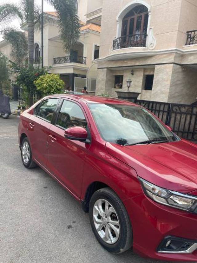 https://images10.gaadi.com/usedgaadi-sellcar/UsedCar/d5c1f038a/1025a29f-1e52-466d-8a77-79930e519ebc.jpg?imwidth=6400