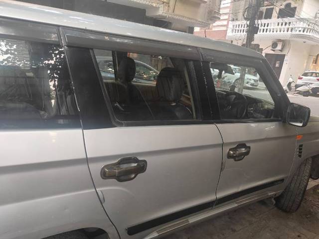 https://images10.gaadi.com/usedgaadi-sellcar/UsedCar/d5c2a568a/44e077e2-c03f-4124-b17e-b981ea1cd5f3.jpg?imwidth=6402