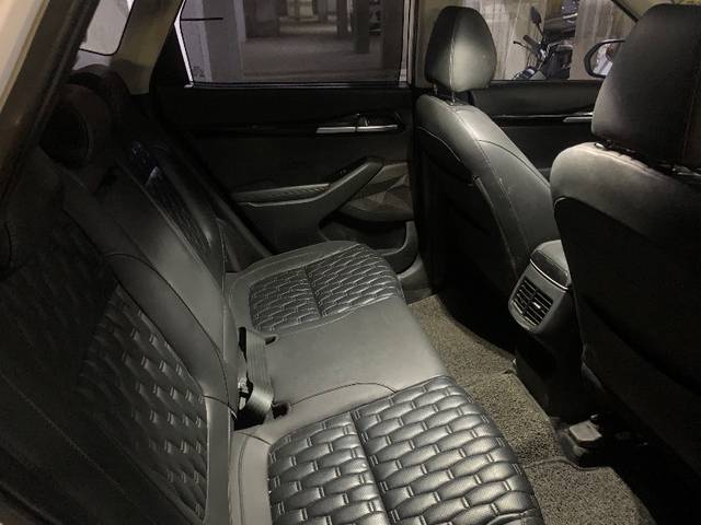 https://images10.gaadi.com/usedgaadi-sellcar/UsedCar/d5c3c414a/50049eed-fbb7-41e3-bcbf-71668d94ce8b.jpeg?imwidth=6401